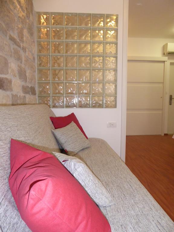Studio Apartment Mila Split Exterior foto